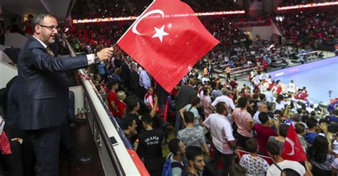 B­a­k­a­n­ ­K­a­s­a­p­o­ğ­l­u­­n­d­a­n­ ­m­i­l­l­i­ ­b­o­k­s­ö­r­l­e­r­e­ ­t­e­b­r­i­k­